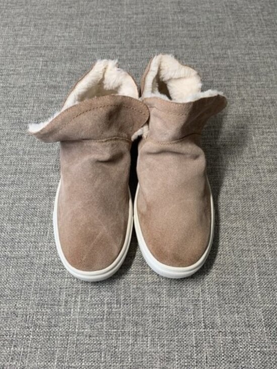GB Thread-Up Suede Faux Shearling Sneaker Booties Sierra Tan 7 1/2 - Picture 3 of 9